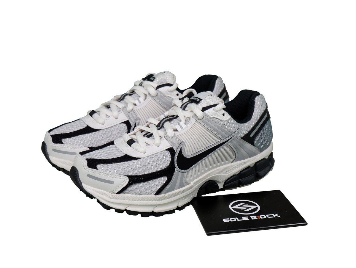 週末限りレア新品未使用NIKE ZOOM VOMERO 5 ブラック/ホワイト Air Wmns Zoom Vomero 5 Photon Dust Black-HQ1182-001 | eBay