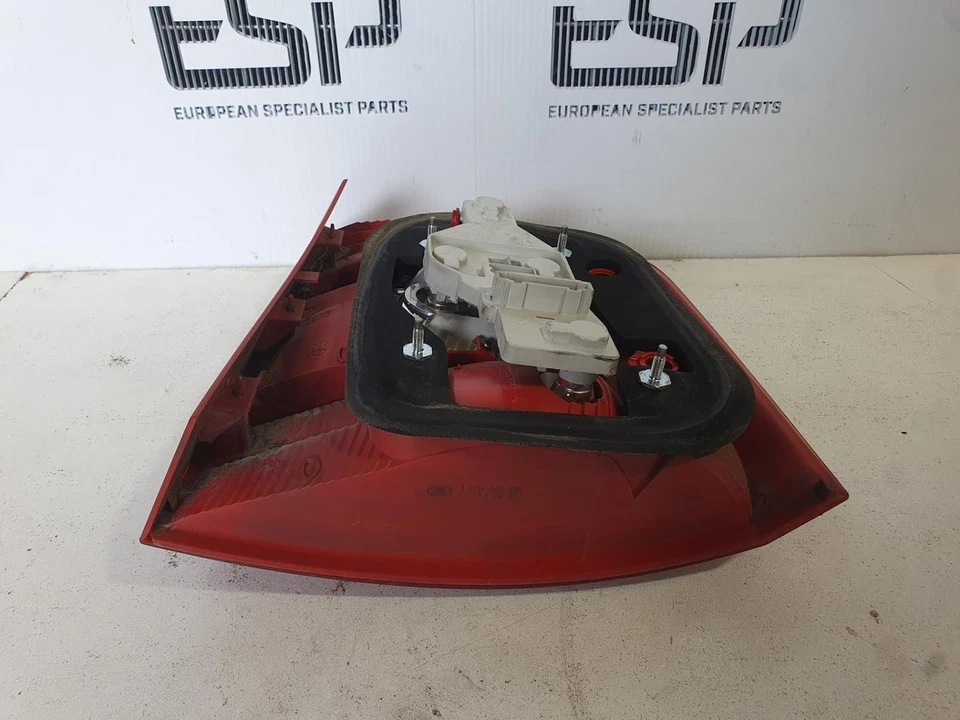 SKODA OCTAVIA LEFT TAILLIGHT 1Z, WAGON, 01/04-05/09  - Image 4 of 4