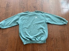 Nike Sweatshirt Youth large Green Fleece Crewneck Embroidered Logo Pullover