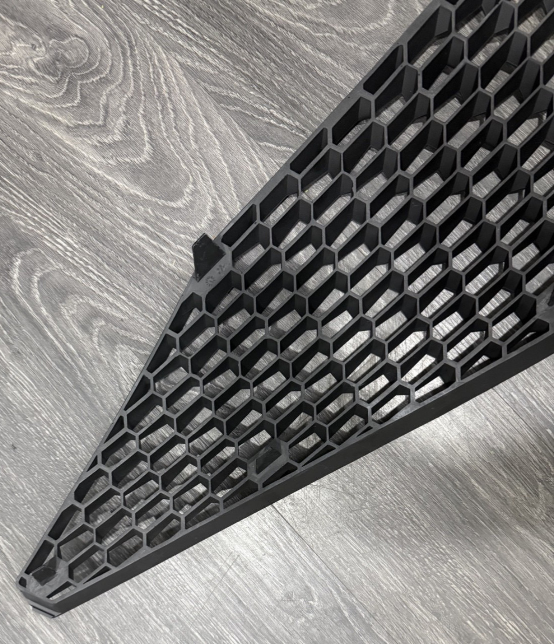 LAMBORGHINI HURACAN FRONT PASSENDER RIGHT BUMPER GRILLE 4T0807682A