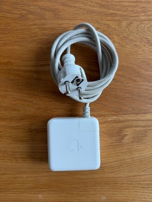 Apple 61W USB-C Power Adapter (A1718)