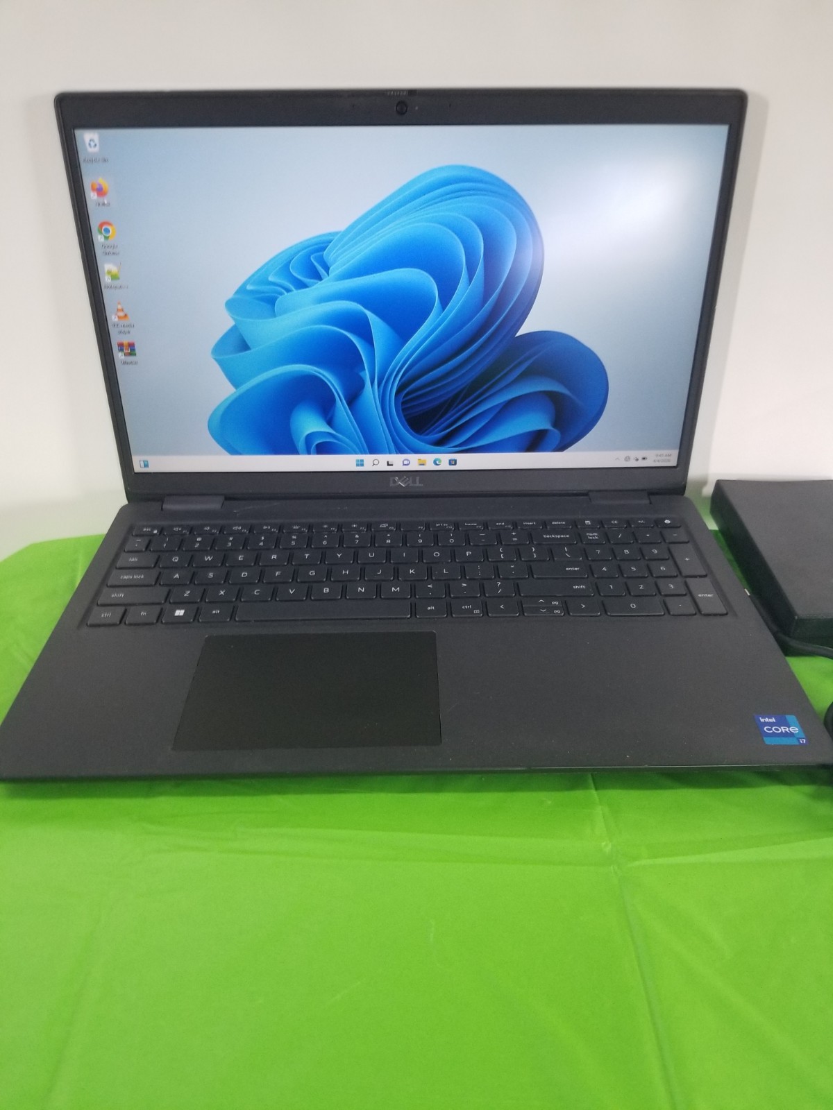 Dell Latitude, 15-Inch Laptop, with Intel Core i7 11th Gen., 256 GB SSD (Solid State Drive)