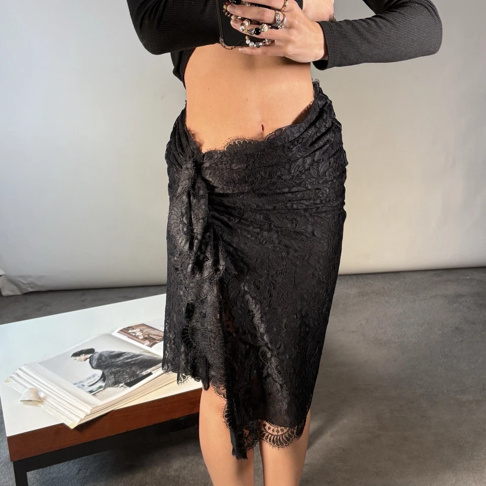 Falda de encaje negra estilo pareo Dolce & Gabbana It 40 Uk 8 Foto 4 de 4