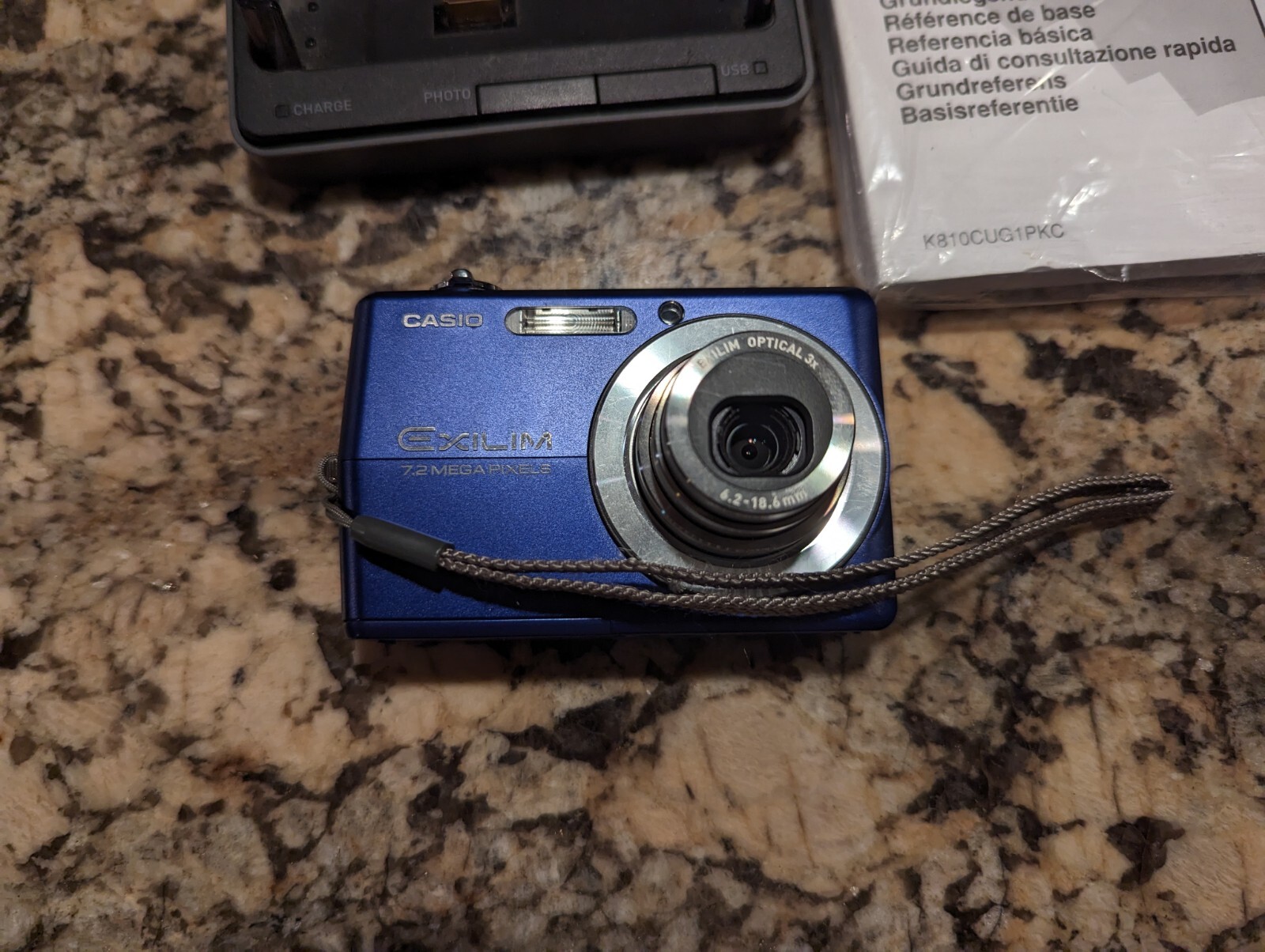 Casio Exilim EXZ700 7.2 MP Digital Camera Blue Great Cond, Cradle
