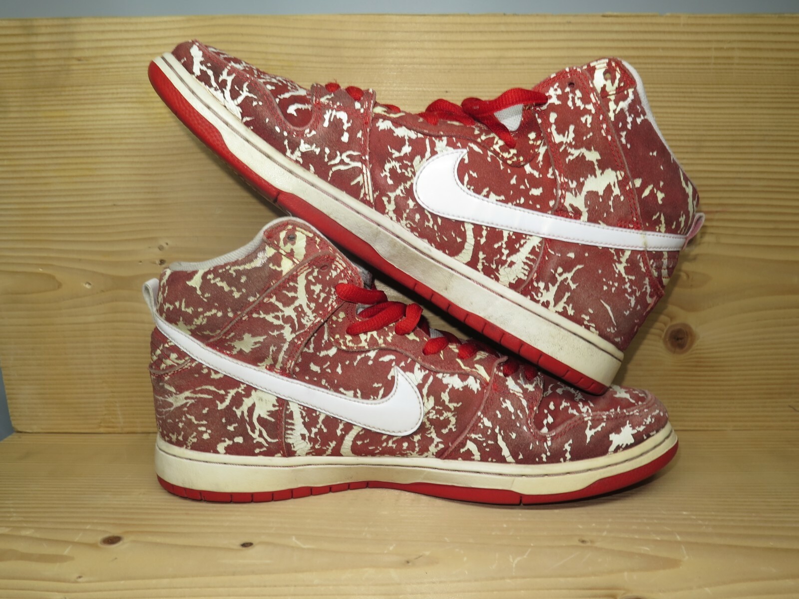 raw meat nike sb