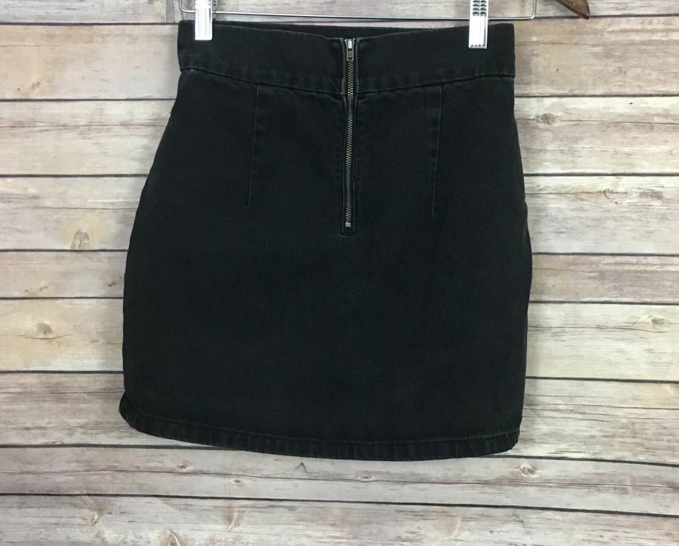 Falda Topshop MOTO Bordada Limpia Línea A (Talla: 2) Foto 3 de 4