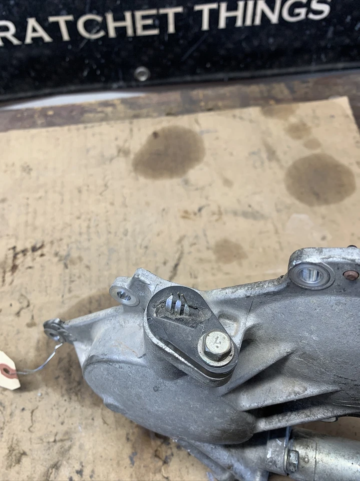 Conjunto de cubierta de piñón de leva izquierda Infiniti Q50 14-16 13040-EY05B Foto 4 de 4