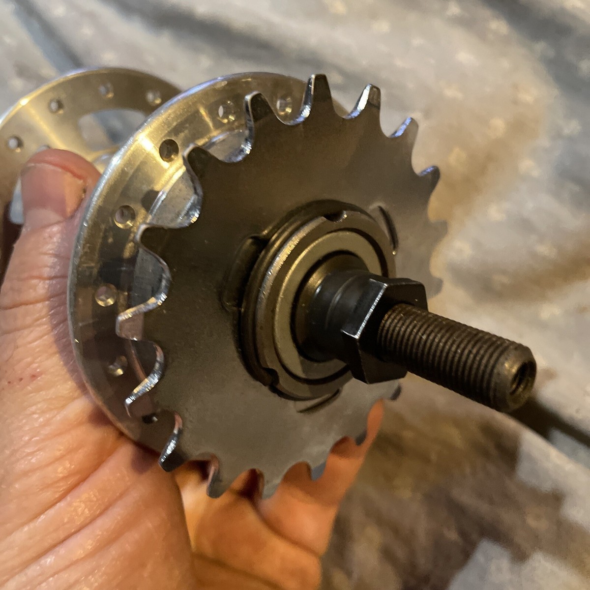 Moyeu Arrière SRAM Torpedo - Fixe/Gratuit - 32H Argent - 130x10mm - Pignon 18T