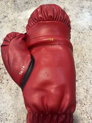 Everlast 14oz Laceless Boxing Gloves - Red VINTAGE Yellow Everlast 14oz Laceless Boxing Gloves - Red VINTAGE Yellow