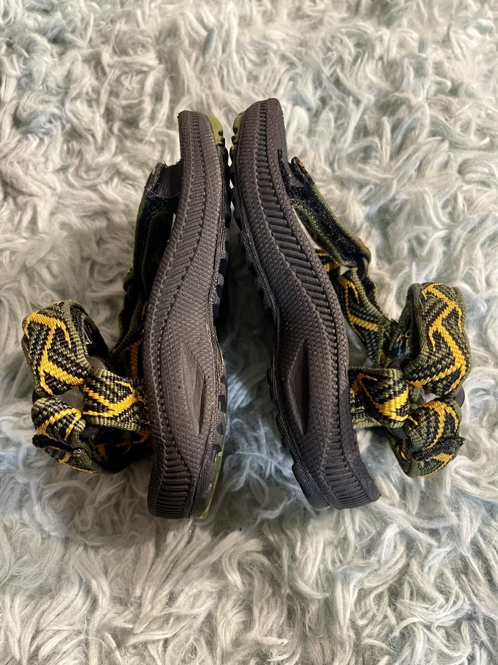 Sandalias informales TEVA Hurricane XLT 2 - verde/amarillo/negro para niños pequeños talla 4/5 usadas en excelente estado Foto 3 de 4