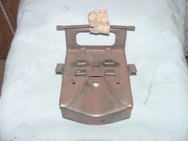 1955 1956 Plymouth Plaza Savoy Belvedere Fury Nuevo de Lote Antiguo MoPar Cerradura de maletero Soporte Foto 2 de 2