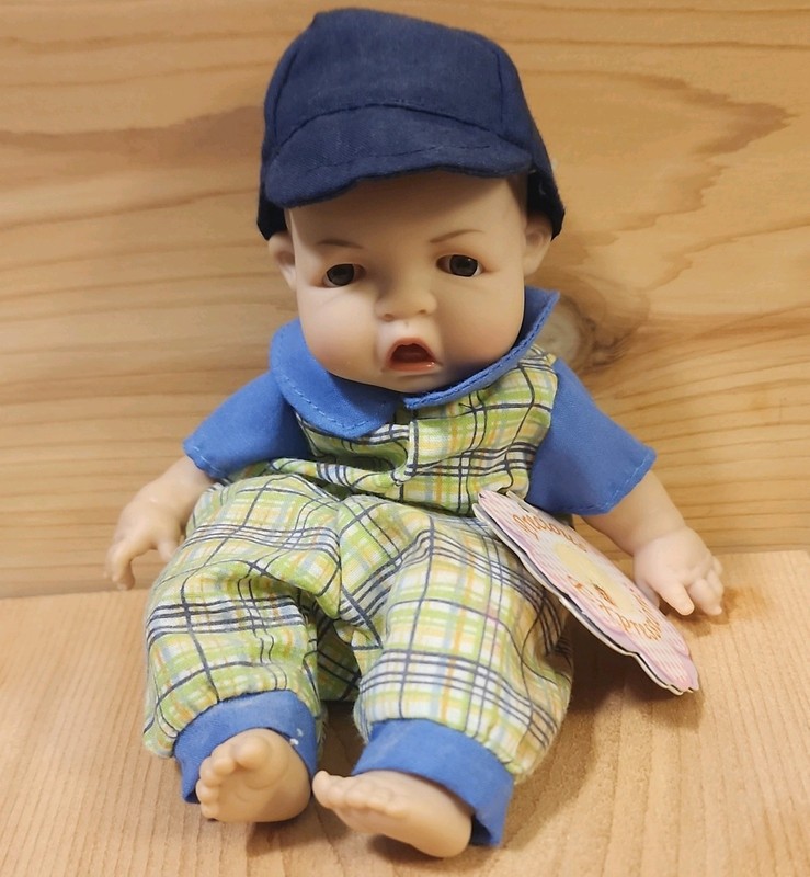Vintage 1999 Uneeda Doll Co Precious Expressions Baby Boy Doll 7 1/2" With Tag