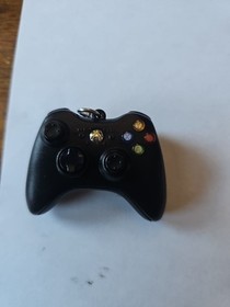 Xbox one controller And Xbox 360 Controller Keychains. Plus XBX One Popsocket.