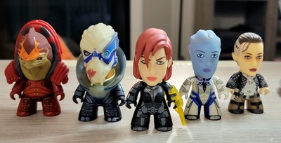 Mass Effect Normandy Collection Titans Vinyl Figure Lot Of 5 (Garrus, Wrex, Etc)
