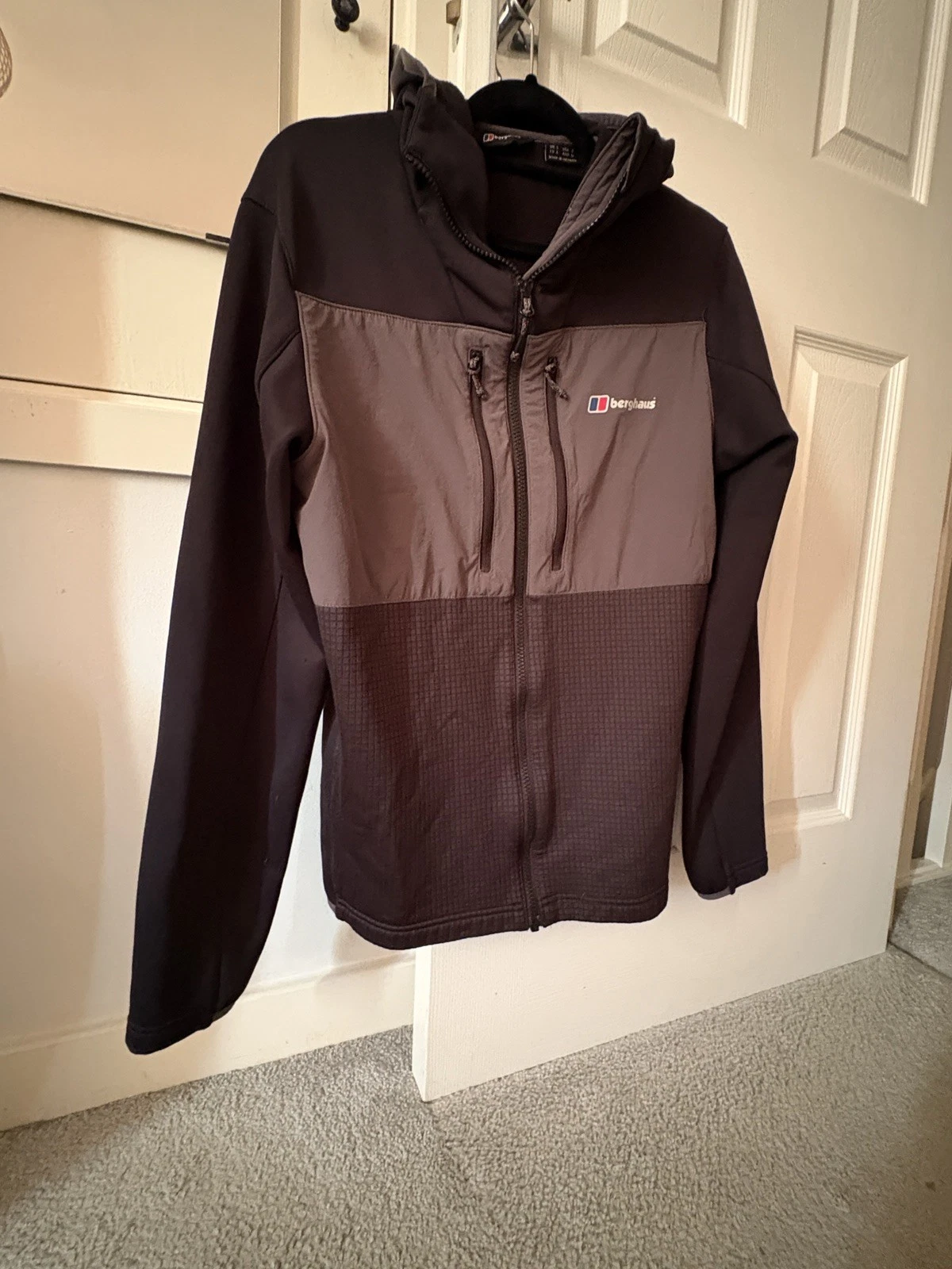 Berghaus Men’s S Grey Black Hooded Fleece Softshell Jacket Full Zip Polyester
