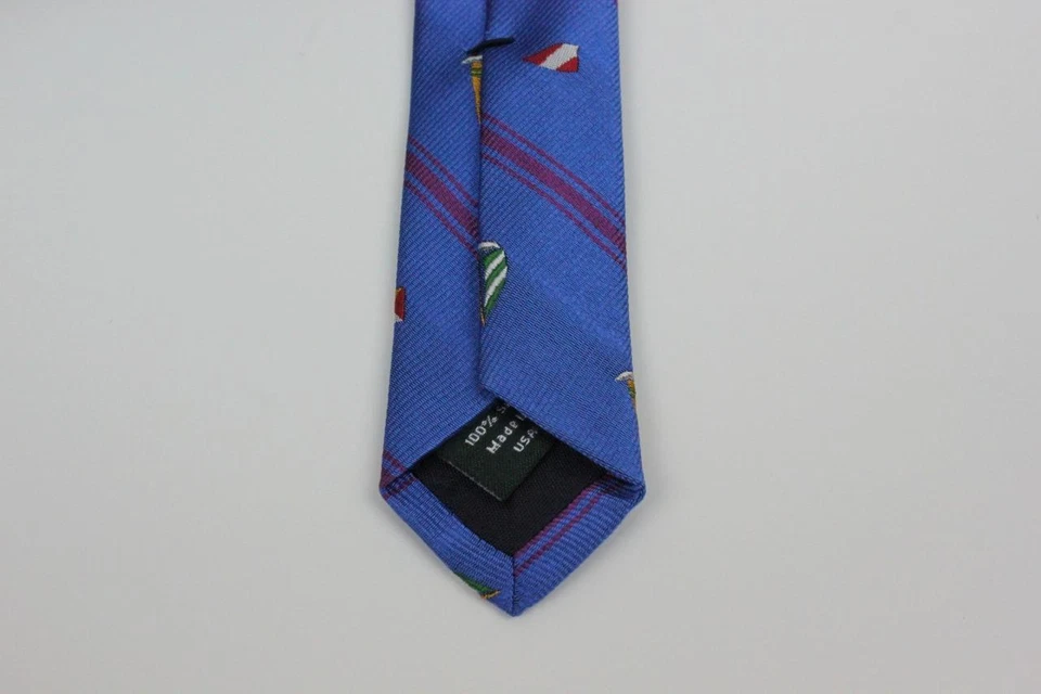Corbata de seda J CREW. Azul con veleros y banderas. Foto 4 de 4