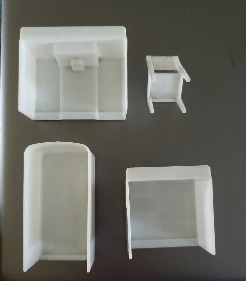 DE COLECCIÓN MARX MINIATURA AÑOS 50 CASA DE MUÑECAS COCINA REFRIGERADOR ESTUFA FREGADERO Y SILLA Foto 3 de 4