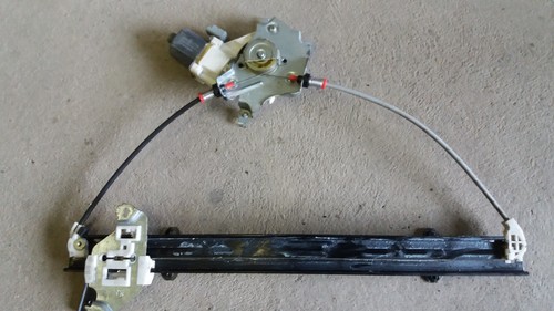 Elevalunas derecho eléctrico Nissan Micra K12 FH 01308222 - Imagen 1 de 3