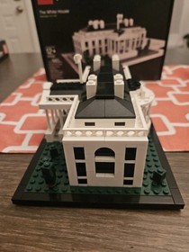 LEGO Architecture The White House 21006 Complete NO discoloration w Box & Manual
