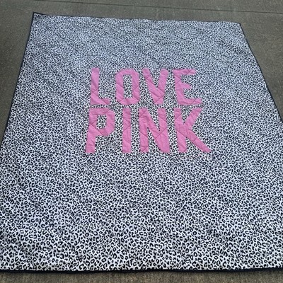 PINK Victoria s Secret Full/Queen Cheetah Leopard Quilt Love 100% Cotton