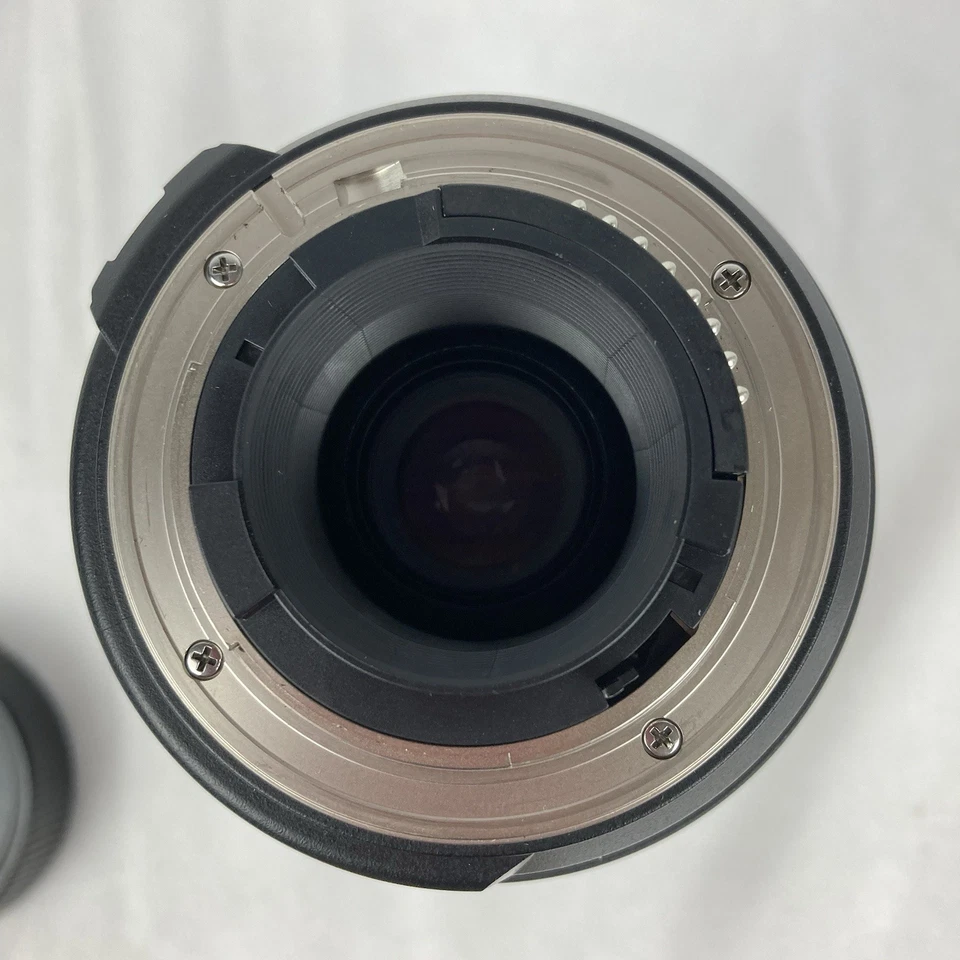 Tamron AF70-300mm f/4.0-5.6 Di A17NII Lens for Nikon DSLR w/ Lens Protector - Image 4 of 4