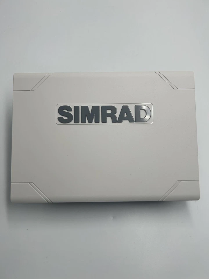 Pantalla multifuncional Simrad GO9 XSE 9’’ con transductor de montaje en popa 83/200 Foto 2 de 4