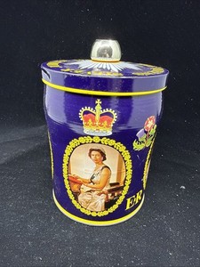 Queen Elizabeth Ii Silver Jubilee Tin