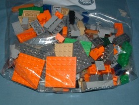 MINECRAFT, CRAFTING BOX 8 IN 1 SET 21116 - LEGO - 2014 - USED W/ MANUALS