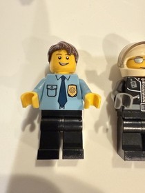 LEGO City Police Mobile Police Unit 7288 408pc Minifigures Without Box 2011