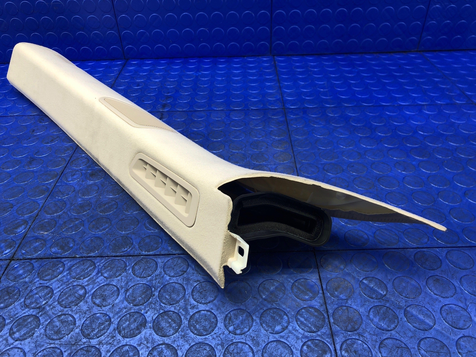 2017-2021 MASERATI LEVANTE OEM FRONT LEFT RIGHT A PILLAR TRIM PANEL SET BEIGE
