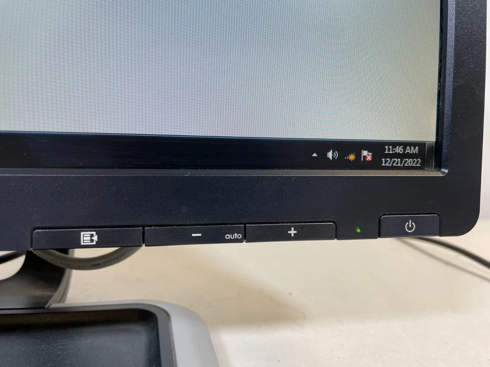 HP L1908w GP536A Monitor 19" LCD Widescreen VGA 1440 x 900 Pixels 5ms w/ Base - Image 4 of 4