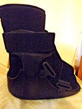 United Ortho Ankle Walker Fracture Boot Walking Foot Brace MD Left/Right NEW