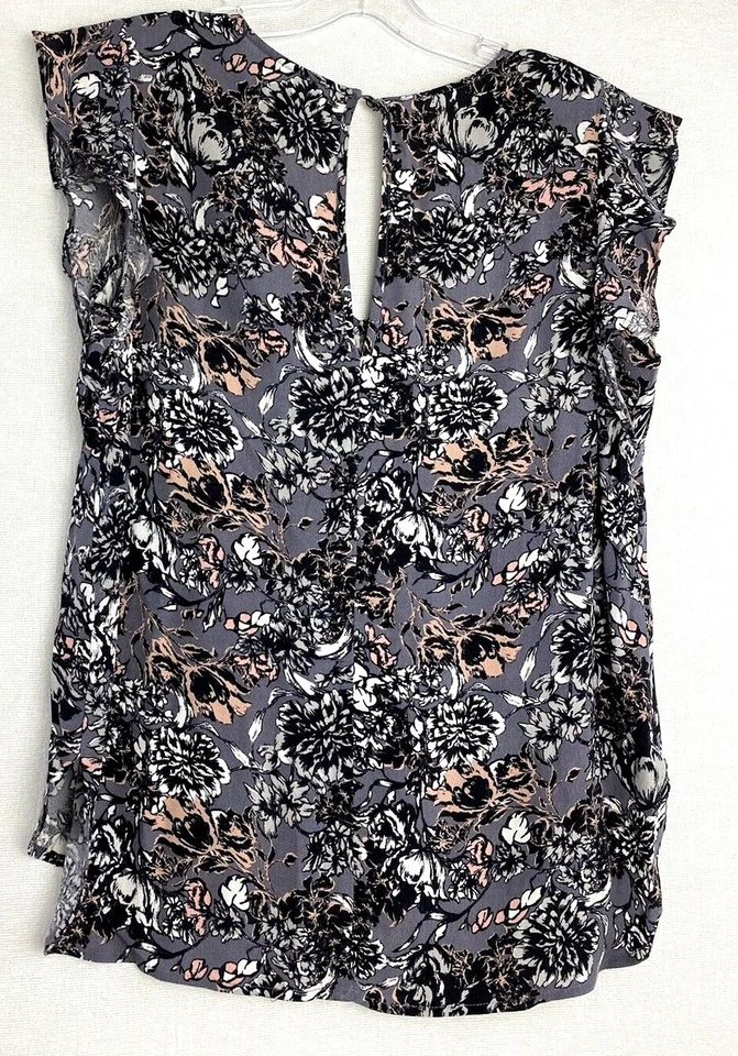 Chelsea 28 Cap Sleeve Ruffle Boho Blouse Floral V Neck Top Sz: XS Viscose - Image 3 of 4