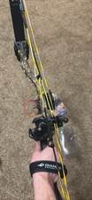 Diamond Archery Edge 320 Compound Bow Camo with Arrows, Release Aid, Case