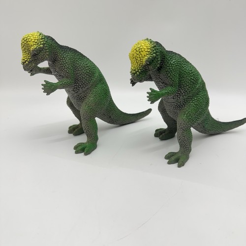 Dinosaur Lot Of 15 Plastic Dinos Variety Of Sizes & Brands Raptors Triceratops - Picture 6 of 9