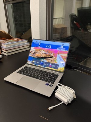 (Mint Condition) 2026 Honor Magicbook Pro 14 Ultra X7 32GB 1TB Windows 11 Pro US