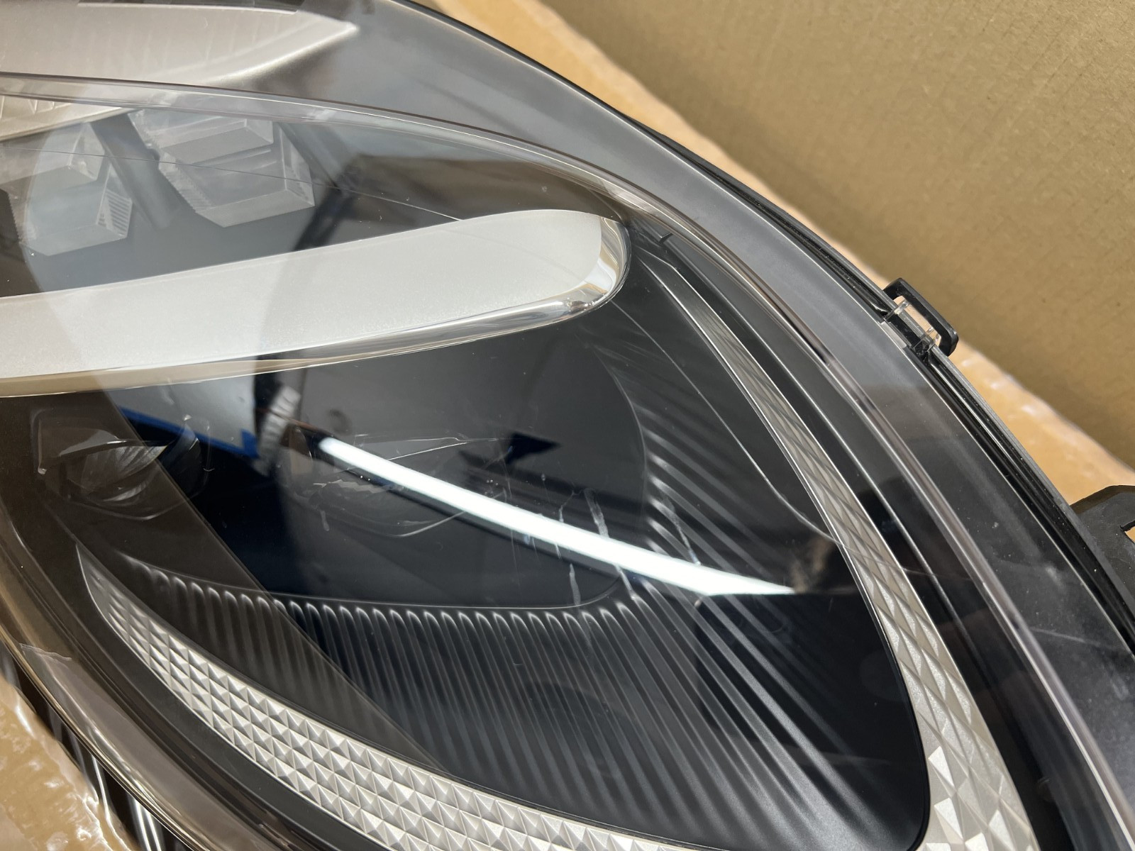 2024-2025 ASTON MARTIN DB12 RIGHT PASSENGER SIDE RH HEADLIGHT LED OEM