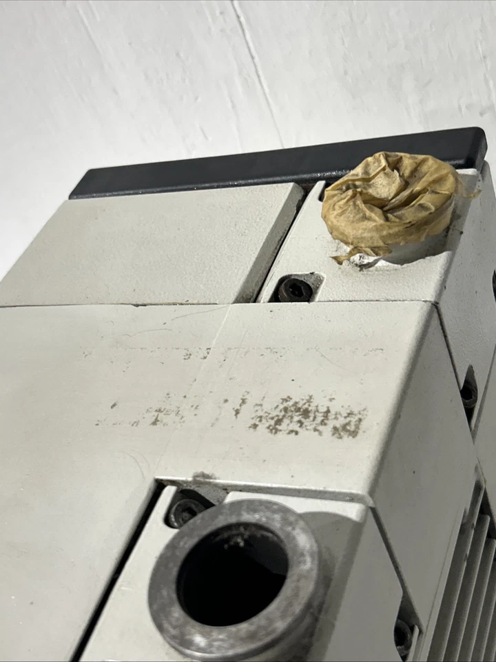 BOMBA DE VACÍO PALETAS ROTATIVAS OERLIKON / LEYBOLD D 16 B Trivac. Falta motor Foto 4 de 4