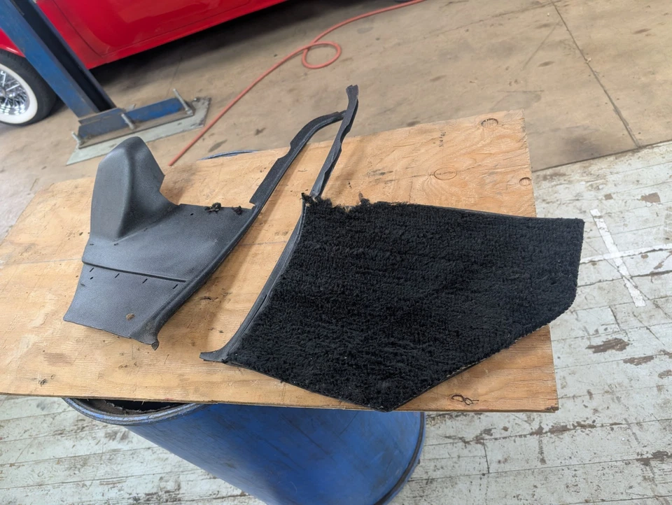 1967 1969 Cadillac Eldorado Kick Panels отделка салона черная оригинальная 1968 - Изображение 3 из 4