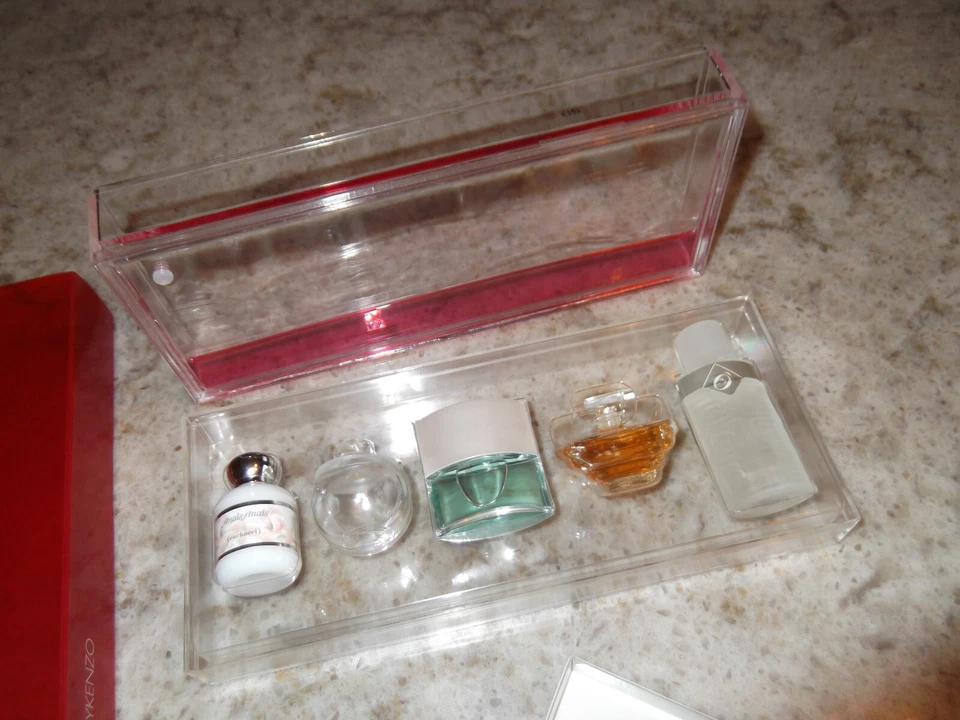 Lote Perfume Vintage Flor Por Kenzo Paris PretigeEscada Edición Coleccionista Foto 4 de 4