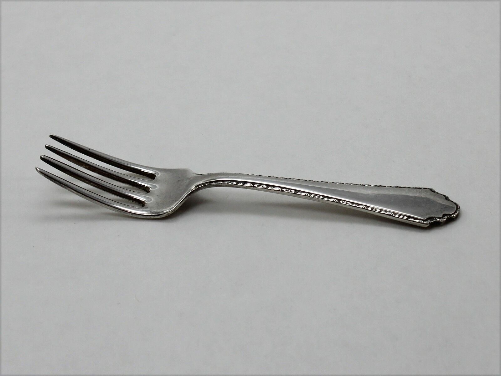 Lunt William and Mary Sterling Silver Baby Fork - 4 1/8" - No Monogram