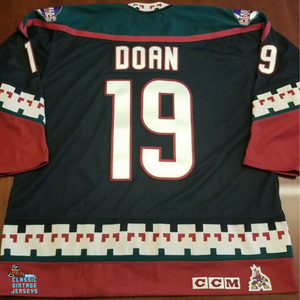 vintage phoenix coyotes jersey