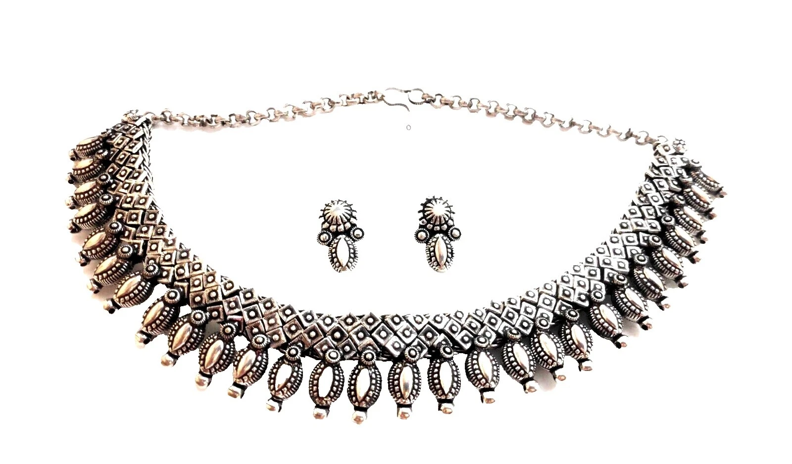 Colares e pingentes da Moda Praia de Cobre