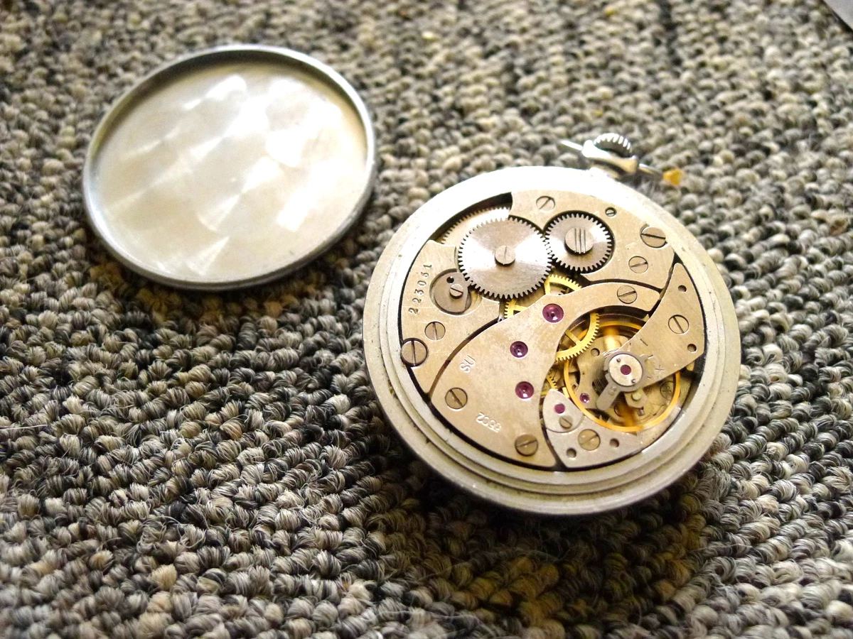 Reloj Bolsillo Sekonda 18J Caja Cromada Caballeros Frente Abierto Cuerda Manual .45mm. TLC.