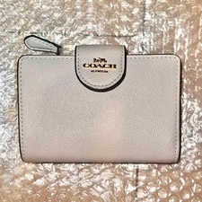 Beautiful item ✨️ Coach COACH wallet (bi-fold) corner zip wallet folding wallet