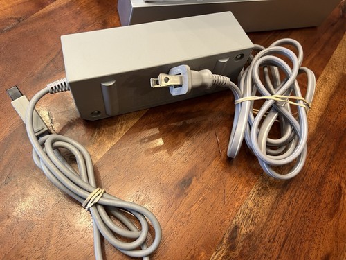 Nintendo Wii White Console RVL-001 Working With Original Cables And Carry Case - Picture 4 of 11