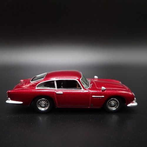 1963-1965 Aston Martin DB5 escala 1/64 diorama coleccionable modelo coche fundido a presión - Imagen 3 de 7