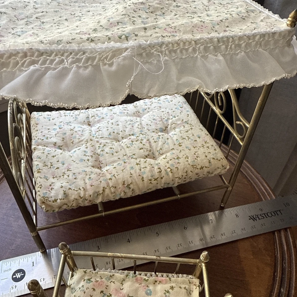 Dossel, cama e berço combinando vintage para casa de bonecas (aparência de metal bronze) - Imagem 3 de 4