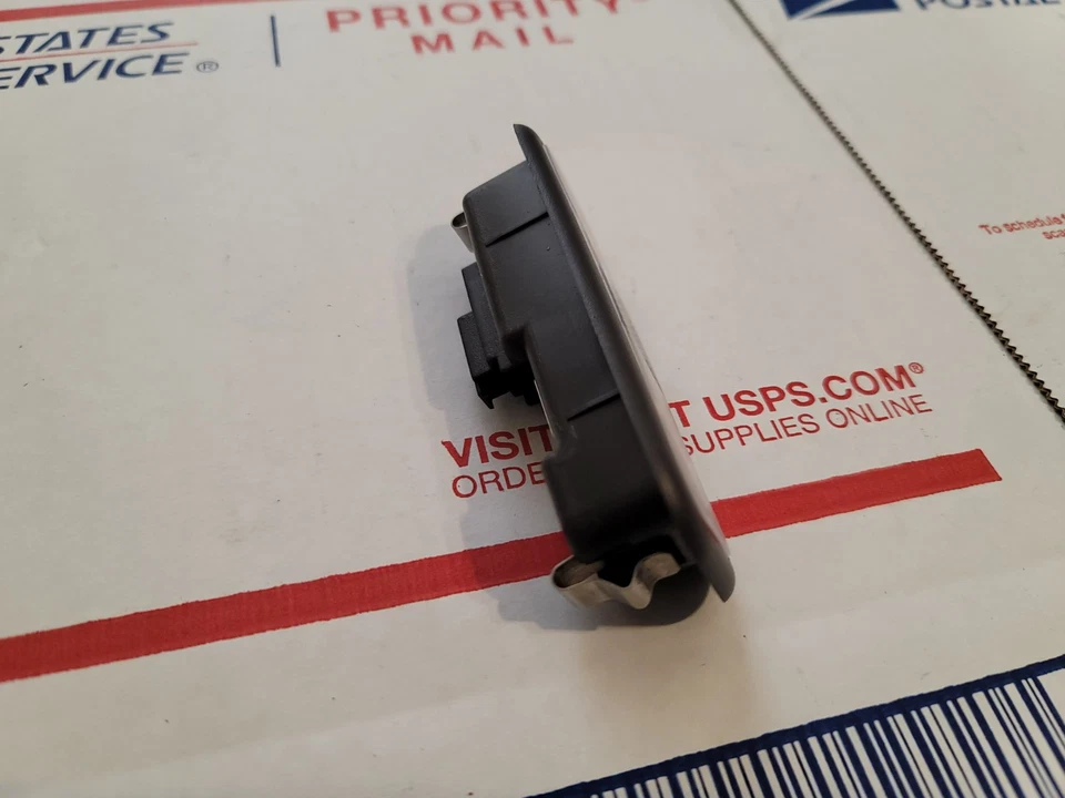 2017–2020 LLINCOLNCONTINENTAL ЗАДНЯЯ КРЫША ВЕРХНИЙ КУПОЛЬНЫЙ СВЕТ ЛАМПА ДЛЯ ЧТЕНИЯ 7L9 - Изображение 2 из 4