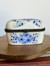 Blue White Floral Porcelain Hinged Trinket Jewelry Box Brass Tone Trim